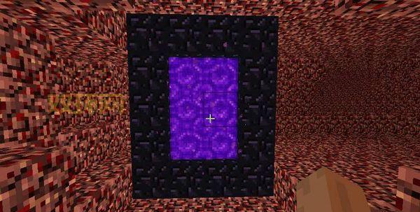 我的世界手机版地狱门制作教程：新手也能轻松进入下界！