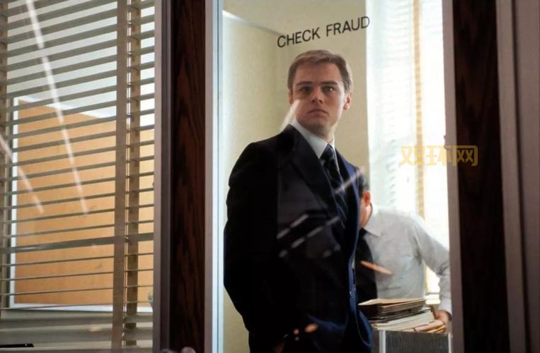 从凡人到奥术师：一本书改变的奇幻人生