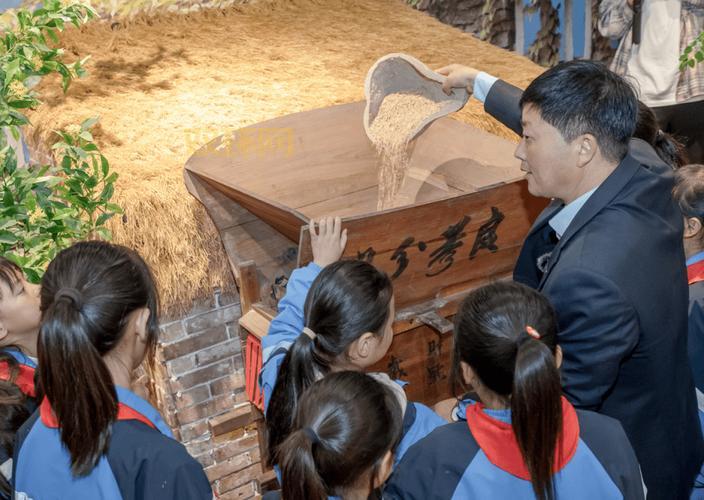 漂流地文学的魅力：从异地体验本土乡愁