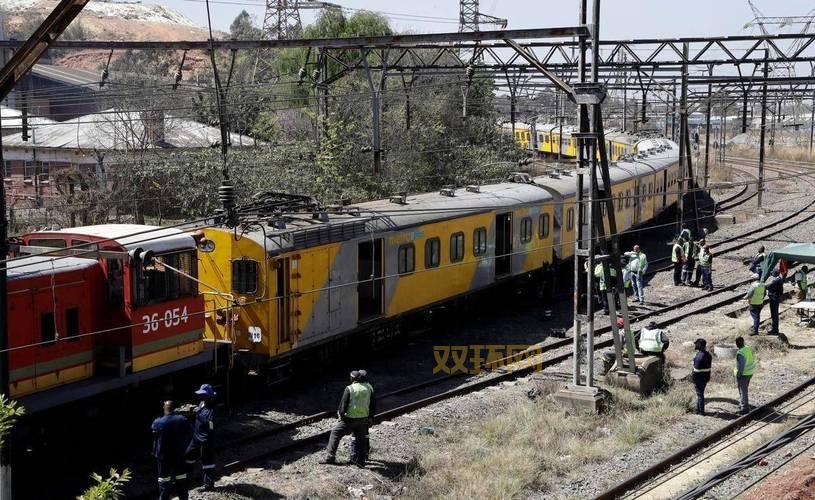 查尔斯小火车恐怖生存之旅：揭开邪恶火车的秘密