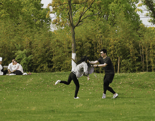 XOXO动态图大全：西方流行表情与亲密交流