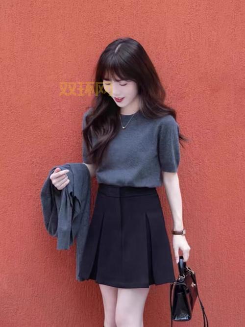 小短裙图分享：如何搭配让你更显气质