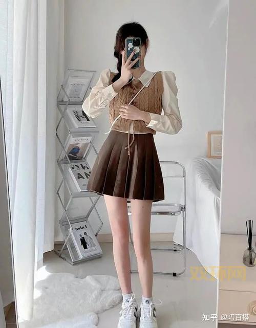 小短裙图分享：如何搭配让你更显气质