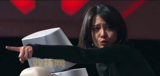 郑爽微博小号频繁更新，背后透露哪些信息？