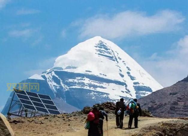 探索奇峰罗列的意思：山峰的神秘排列