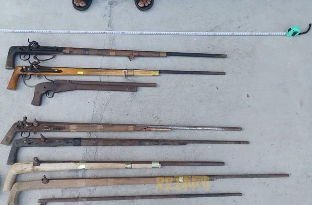 哪有枪？探索贵州岜沙苗寨的合法枪支传统