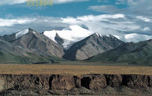 死亡峡谷探秘：勇敢者的禁区，探索地球上最危险的峡谷