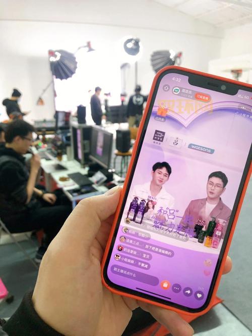 想看lol明星召唤师直播？这几个直播间每天都有！